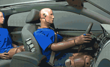 滴滴出行魔性MV：广场舞大妈PK街舞少年，上演《安全带Disco》