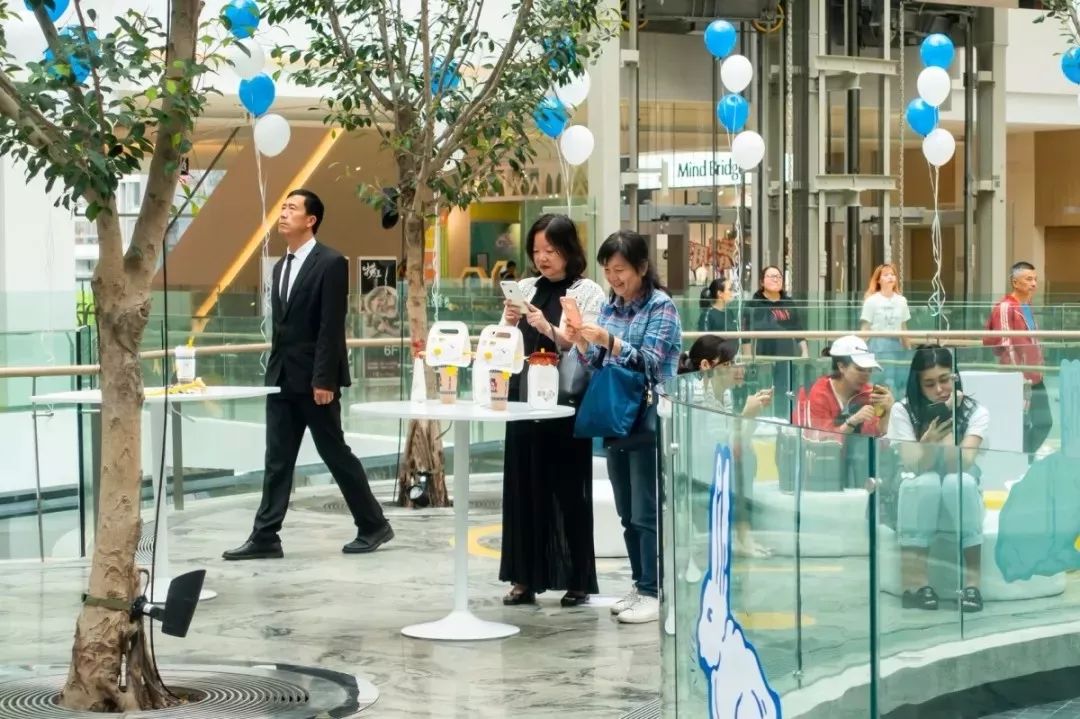 旺旺和大白兔的频繁跨界,是卖产品还是卖情怀? 旺旺和大白兔的频繁跨界,是卖产品还是卖情怀?