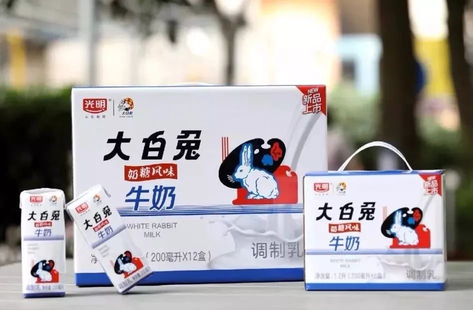 旺旺和大白兔的频繁跨界,是卖产品还是卖情怀? 旺旺和大白兔的频繁跨界,是卖产品还是卖情怀?