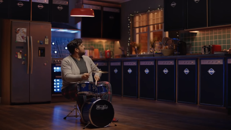 英国连锁零售商Argos圣诞节广告：我和女儿有一样的音乐梦！