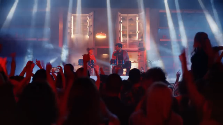 英国连锁零售商Argos圣诞节广告：我和女儿有一样的音乐梦！