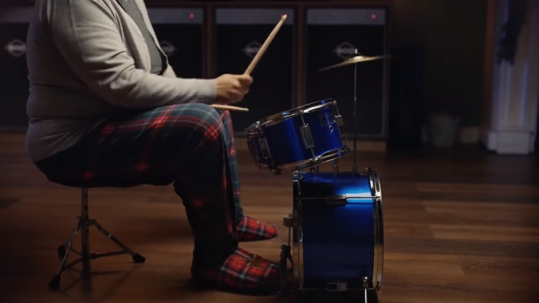 英国连锁零售商Argos圣诞节广告：我和女儿有一样的音乐梦！