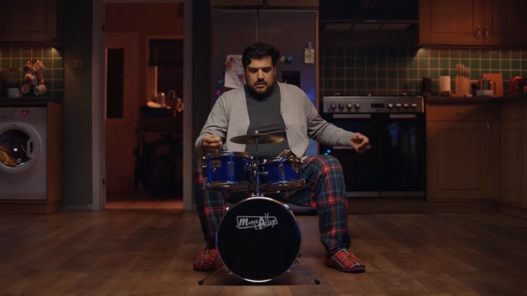 英国连锁零售商Argos圣诞节广告：我和女儿有一样的音乐梦！