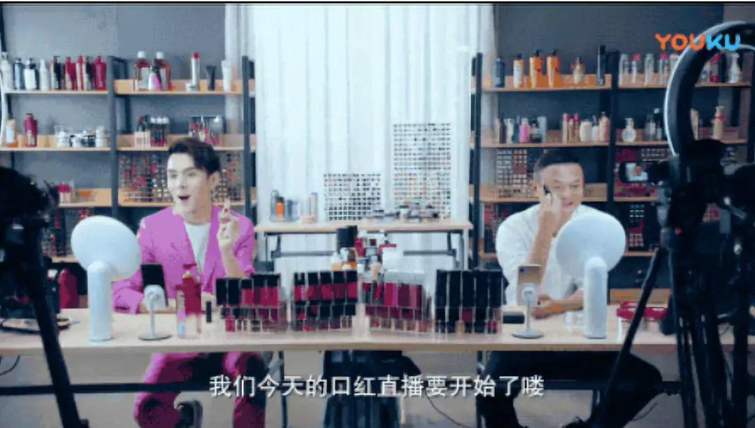 直播间内外，李佳琦带货魅力全解析