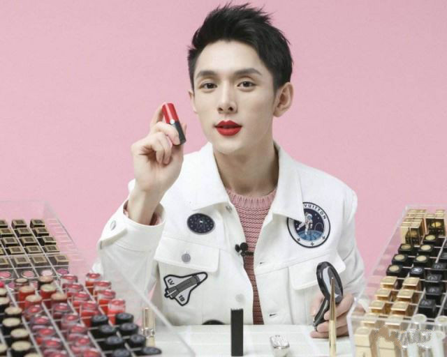 直播间内外，李佳琦带货魅力全解析