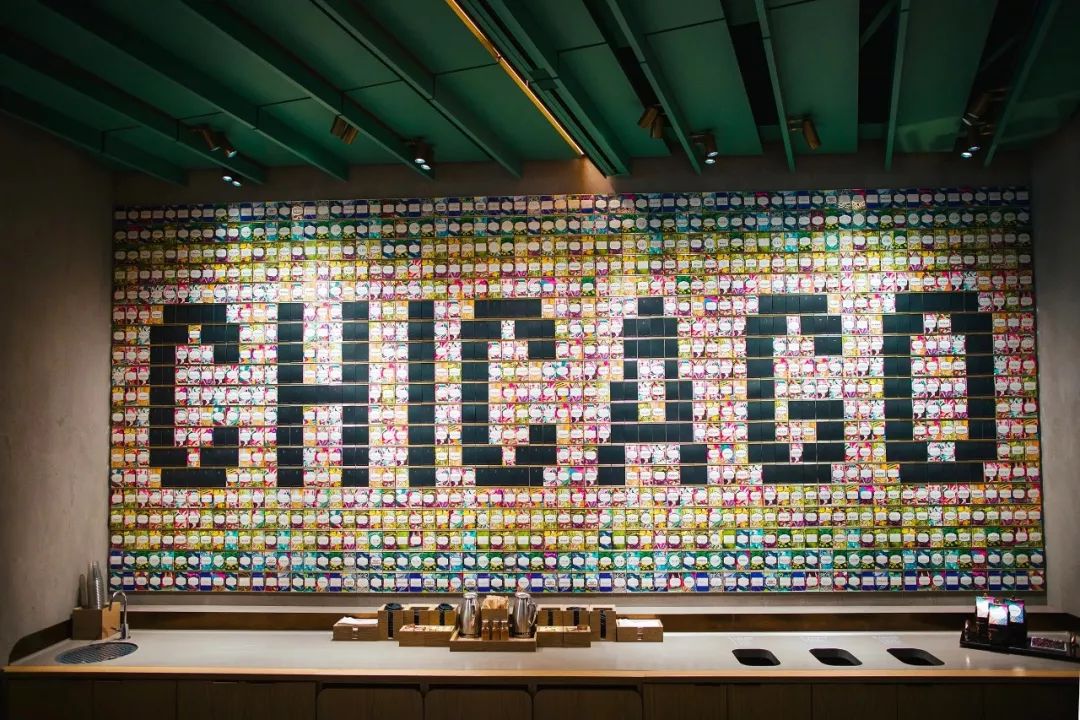 星巴克在芝加哥开了家“火箭”旗舰店，是博物馆、更是游乐园！