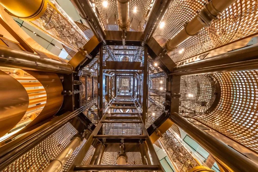 星巴克在芝加哥开了家“火箭”旗舰店，是博物馆、更是游乐园！