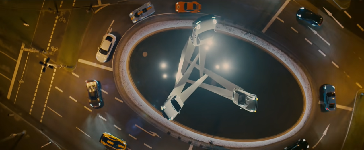 保时捷博物馆“被盗”，新老车型飙车迎接超级碗