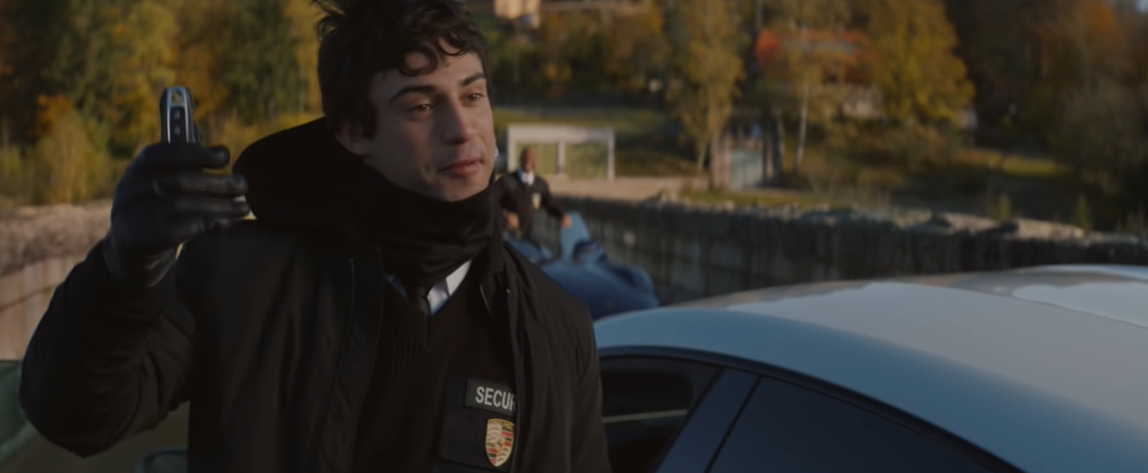 保时捷博物馆“被盗”，新老车型飙车迎接超级碗