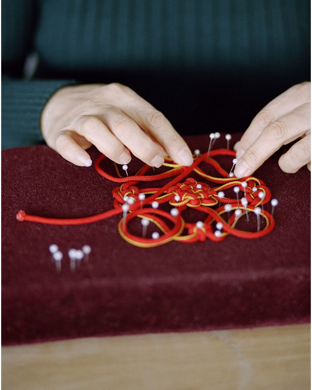 LOEWE罗意威新春短片：用传统工艺书写庚子中国年