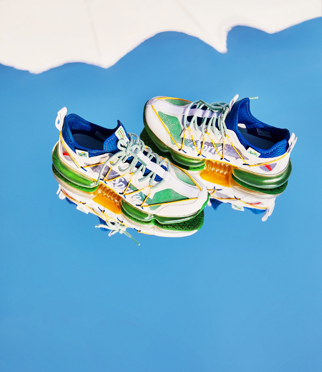 安踏×雪碧联名系列上线：酷爽加倍，打响夏日预备战