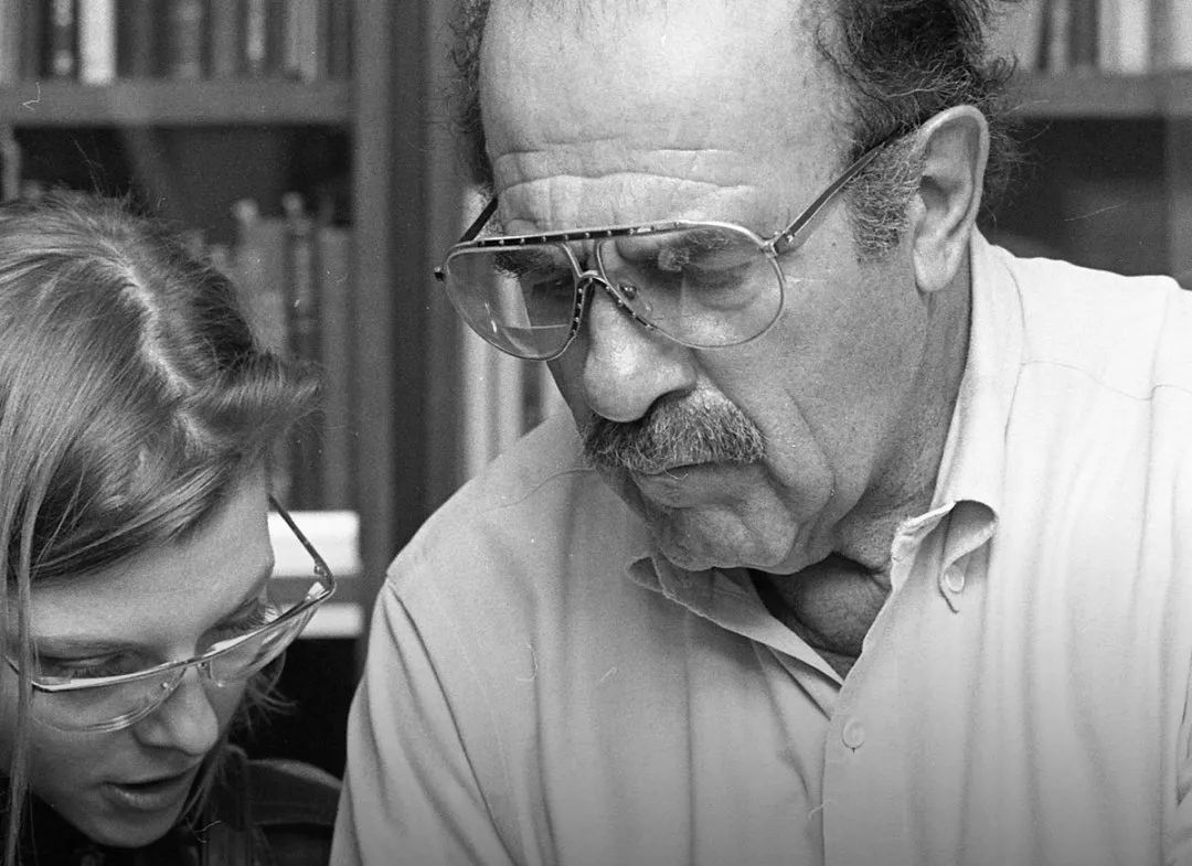 字体设计大师Ed Benguiat去世，曾设计600多款字体