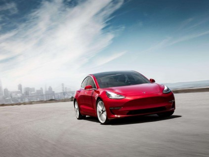 特斯拉官方微博：预计到2020年底在中国建成近650个超级充电站